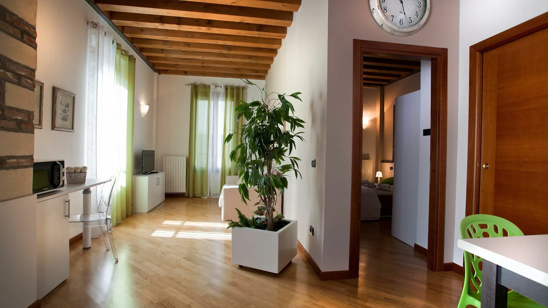 Casa Verde Verona 0*,